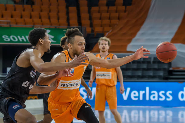 签下了一位 签下了一位